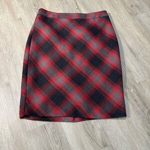 💕The Limited Red and Black Plaid Pencil Skirt Size 6
